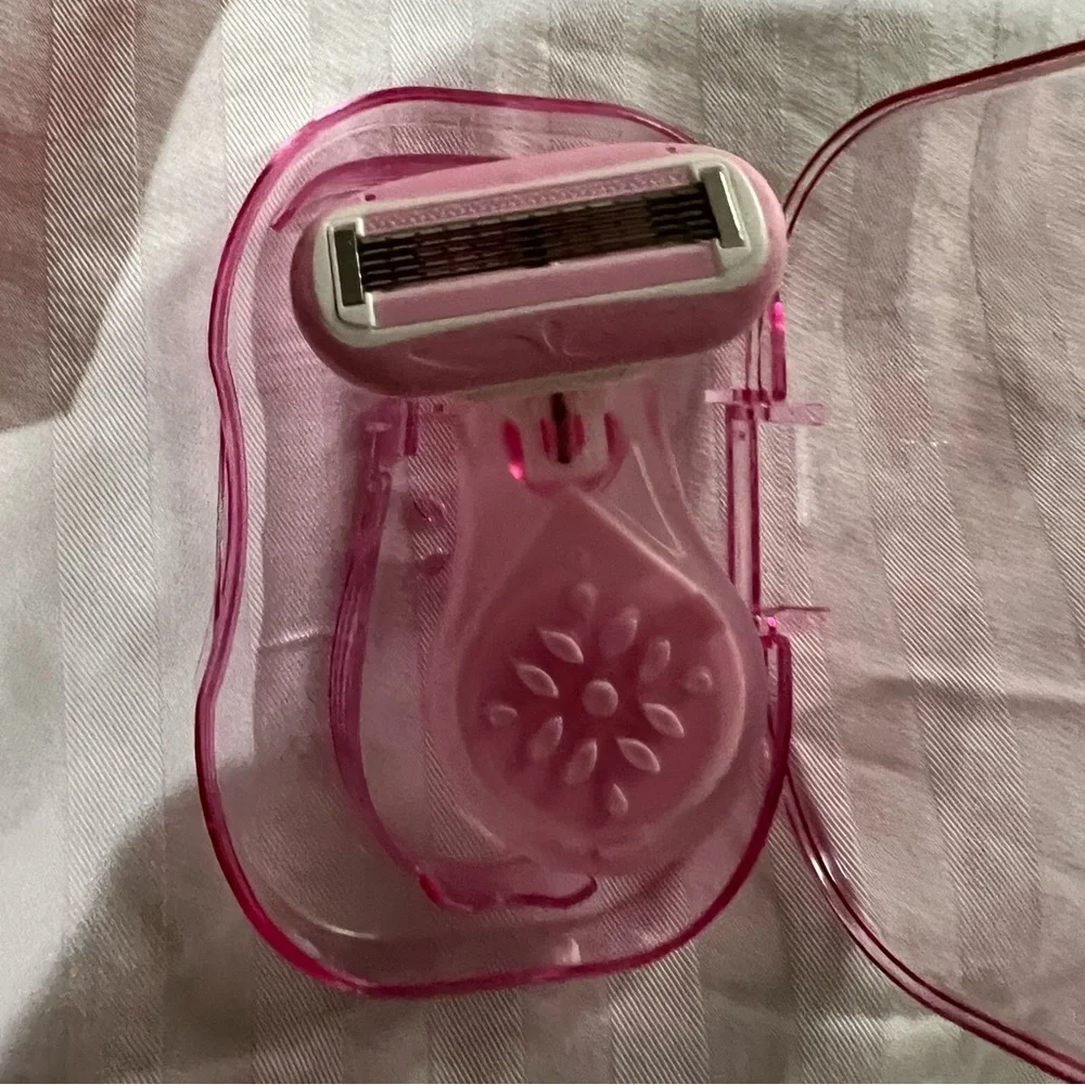 🪒Compact Portable Travel Mini Razor Case 5-Blades